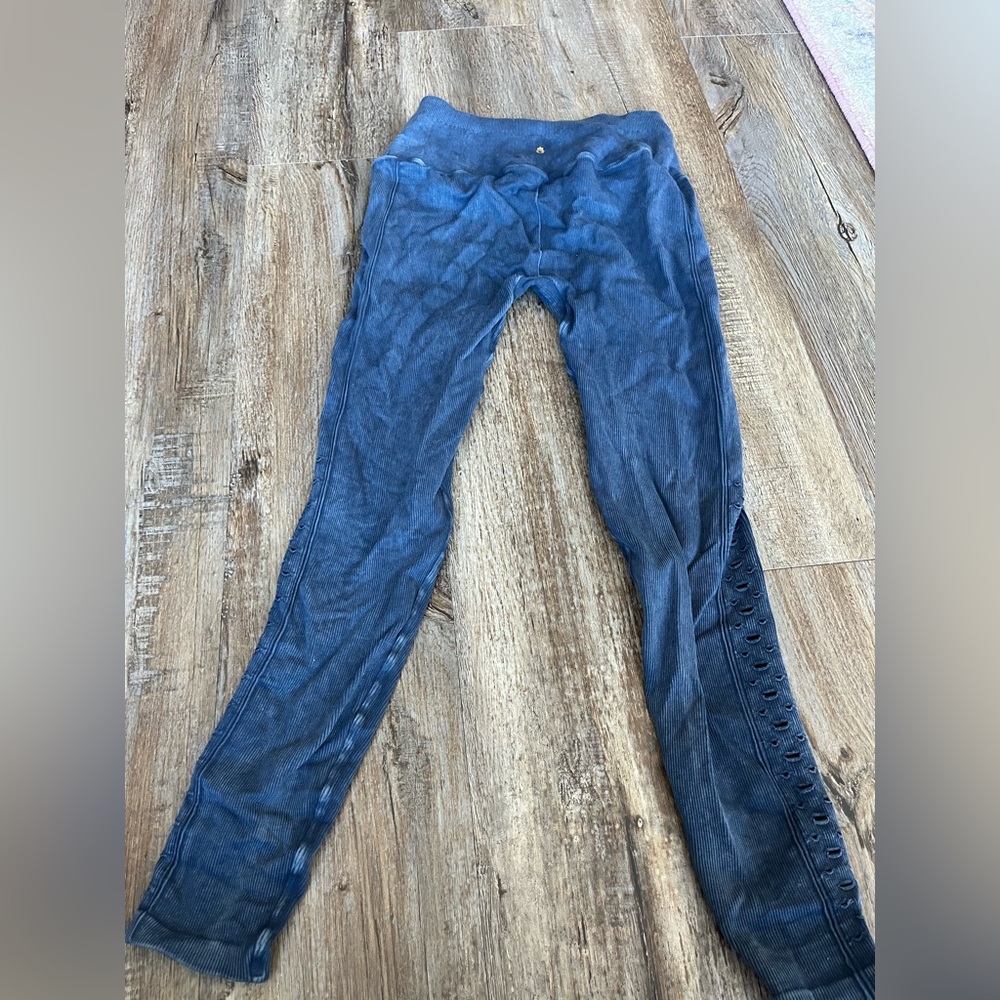 Size M/L Spirtual Gangster blue leggings with detailing on the side. - Picture 7 of 10